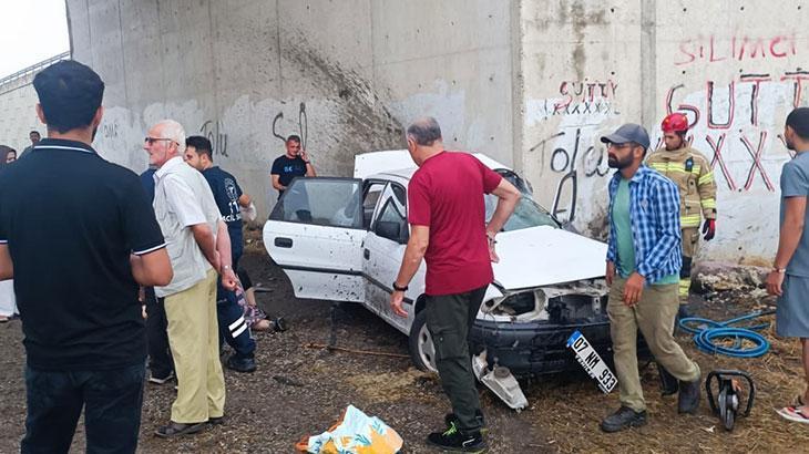 Bursa’da feci kaza! Otomobil köprü altındaki beton duvara çarptı: 3 ölü 2 yaralı