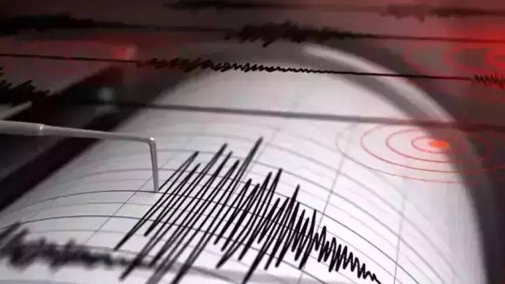 AFAD duyurdu: İzmir açıklarında 3.7 büyüklüğünde deprem