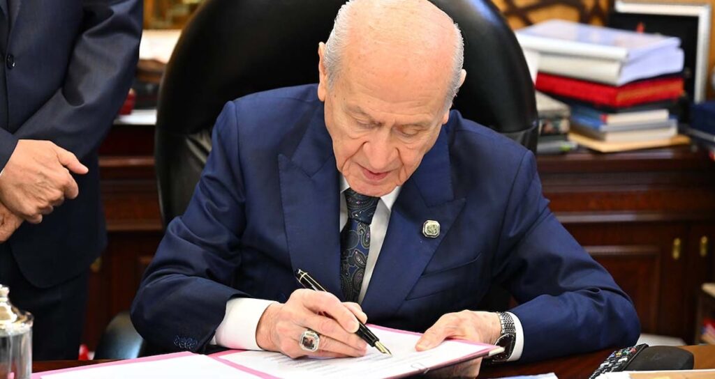 Bahçeli’den ‘Çerçeve Yasa’ açıklaması: Türkiye’nin istikameti bellidir